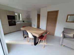 Maisons de vacances Maison T2 avec jacuzzi : photos des chambres