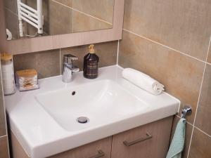 Appartements Elegant and Spacious 3-Bedroom Apartment with Private Balcony : photos des chambres