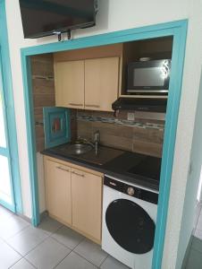 Maisonnette Bleu Piscine