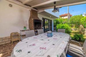 Holiday home in Kornic - Insel Krk 39437