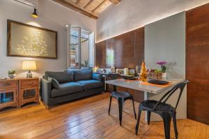 Giulias House, Monti