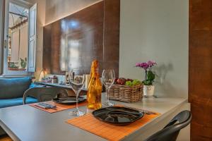 Giulias House, Monti