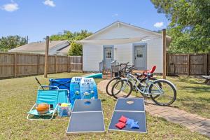 Gulfport Game Room House Walk to Beach Family Fun