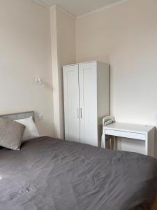 Light&Linen Nest Riga with FREE Backyard Parking - near Old Town!