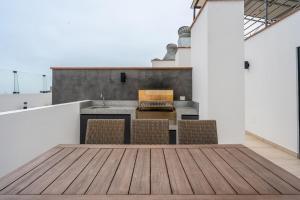 Modern Benavides 707 Residences by Geko