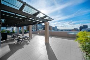 Luxury CBD Darlinghurst Apartment with Rooftop BBQ Area Pool Sauna Gym