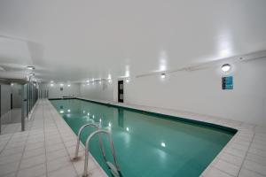 Luxury CBD Darlinghurst Apartment with Rooftop BBQ Area Pool Sauna Gym