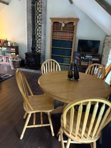 Siochain Agus Ciuin Teach