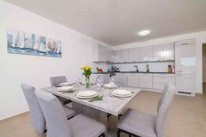 Apartment in Dramalj 49874