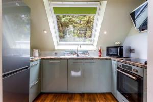 The Breakers - Sea Shell Apartment