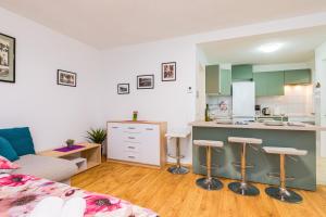 Apartments by the sea Baska, Krk - 23915