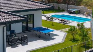 Villa Lauret with Hot-Tub, Sauna, Heated Pool, 3 En Suite Bedrooms