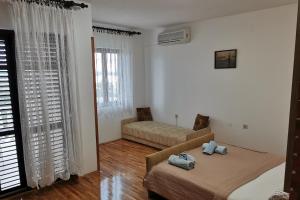 Apartments with parking space Crikvenica - 24556