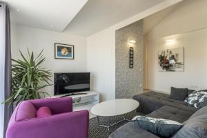 Apartments with parking space Kastel Novi, Kastela - 24645