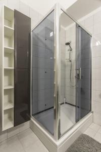 Apartments with parking space Kastel Novi, Kastela - 24645