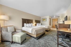 Queen Room with Two Queen Beds - First Floor room in Best Western Black Hills Lodge