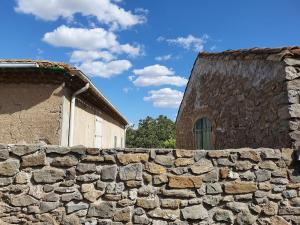 Maisons de vacances Loft in Olonzac near Canal du Midi, cleaning included : photos des chambres