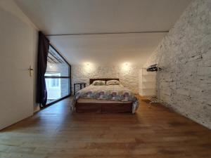 Maisons de vacances Loft in Olonzac near Canal du Midi, cleaning included : photos des chambres