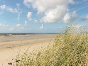 Maisons de vacances Holiday Home Saint-Germain Beachfront, cleaning included : photos des chambres
