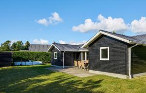 3 Bedroom Stunning Home In Fårvang