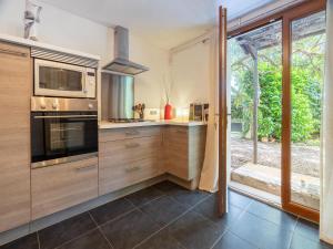 Maisons de vacances Holiday Home in Laroque with Private Pool, cleaning included : photos des chambres