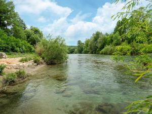 Maisons de vacances Holiday Home in Laroque with Private Pool, cleaning included : photos des chambres