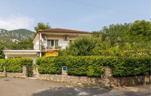 2 Bedroom Gorgeous Apartment In Tribalj