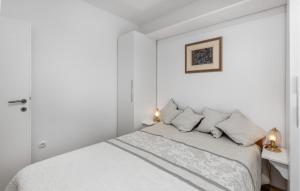 2 Bedroom Gorgeous Apartment In Tribalj