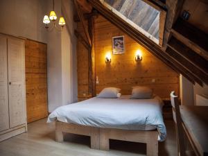Maisons de vacances Mansion in Albertville near Ski Slopes, cleaning included : photos des chambres
