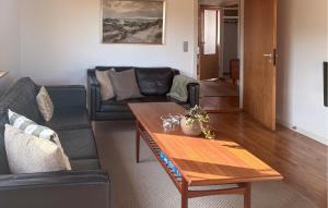 3 Bedroom Lovely Home In Strandby