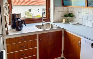 3 Bedroom Lovely Home In Strandby