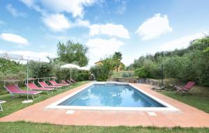 Stunning Home In Lucignano