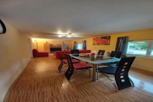 Maisons de vacances Holiday Home Lorraine near Saint Quirin Lakes, cleaning included : photos des chambres