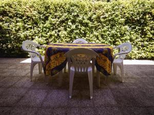 Maisons de vacances Appealing apartment in Vezac with swimming pool : photos des chambres