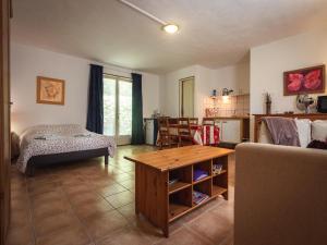 Maisons de vacances Appealing apartment in Vezac with swimming pool : photos des chambres