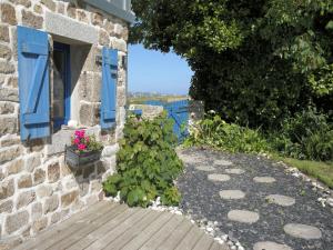 Maisons de vacances Stone House in Brittany near Roscoff & Beaches, cleaning included : photos des chambres