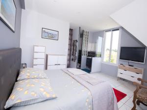 Maisons de vacances Mansion in Quineville near Sandy Beach, cleaning included : photos des chambres