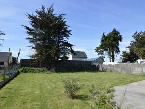 Maisons de vacances Holiday Home in Denneville by the Sea, cleaning included : photos des chambres
