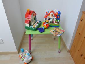 Maisons de vacances Holiday Home in Denneville by the Sea, cleaning included : photos des chambres
