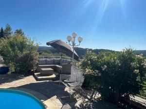 Villa in the South of France with heated pool, cleaning included