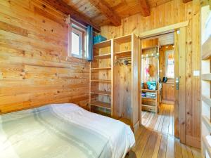 Chalets Chalet in Harreberg with Garden Views, cleaning included : photos des chambres