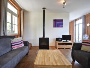 Maisons de vacances Holiday Home in Luzy with Fenced Garden, cleaning included : Maison de Vacances 3 Chambres 