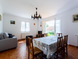 Maisons de vacances Holiday Home Arcangues near Beaches, cleaning included : photos des chambres