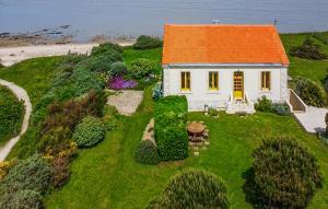 Maisons de vacances Lovely Home In Port-Des-Barques : photos des chambres