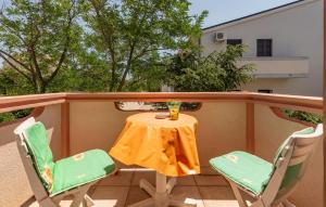 Beautiful Apartment In Mandre With Wifi 