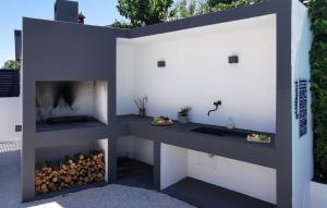 Three-Bedroom Apartment In Svetvincenat