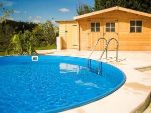 Maisons de vacances Bungalow near Dordogne with Pool and BBQ, cleaning included : photos des chambres