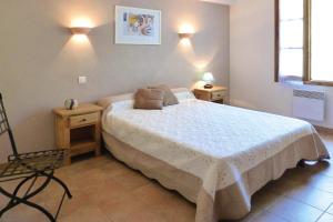 Maisons de vacances Menerbes Home with Private Pool, cleaning included : photos des chambres