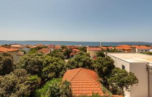 2 Bedroom Lovely Apartment In Mandre 