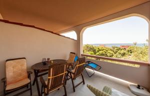 2 Bedroom Lovely Apartment In Mandre 